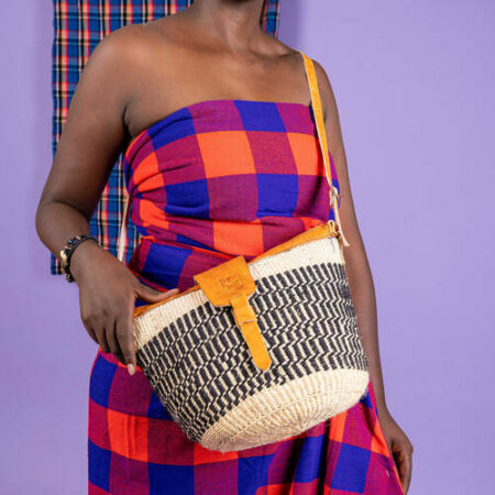 Simple black Afri_closed kyondo;Leather close flap