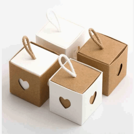 Heart-Shaped Small Gift Box Cover - Perfect for Precious Tokens