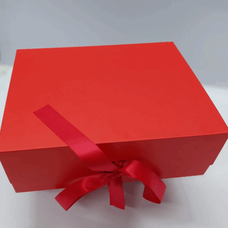 Shop stylish red glossy gift bags with tags, perfect for corporate gifting, parties, and special occasions. Durable, elegant, and eco-friendly packaging solutions from Etoda Gifts Kenya.